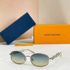 Picture of Louis Vuitton Sunglasses _SKUfw80916479fw